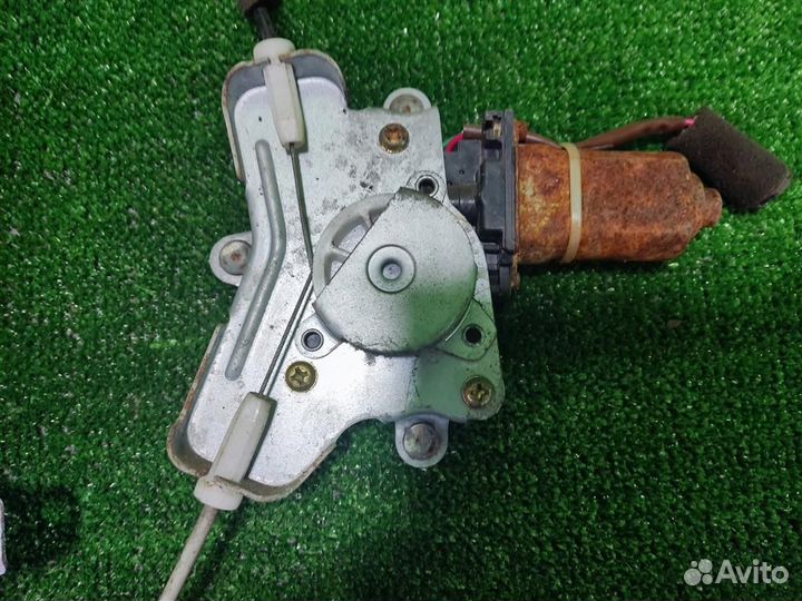 Стеклоподъемник задний правый Ssangyong Rexton 20