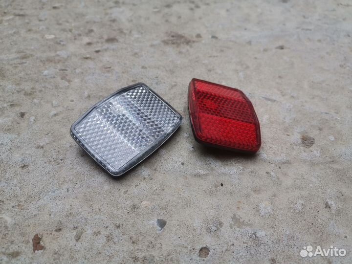 Катафоты с креплениями