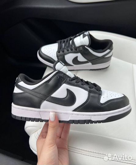 Nike dunk low retro white black