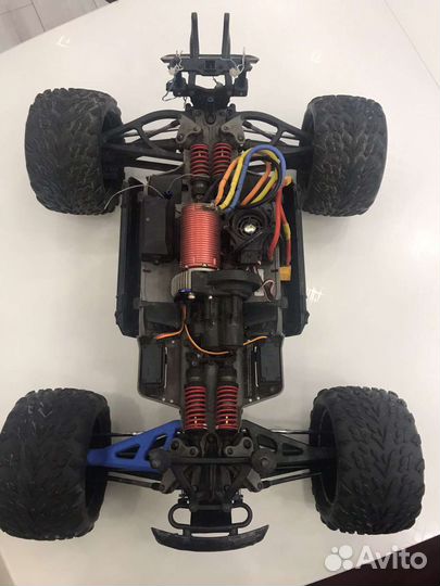 Traxxas e-revo 1:8 на радиоуправлении