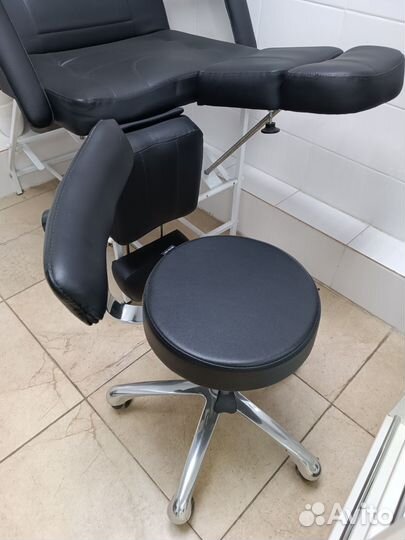 Педикюрное кресло и стул к нему бу