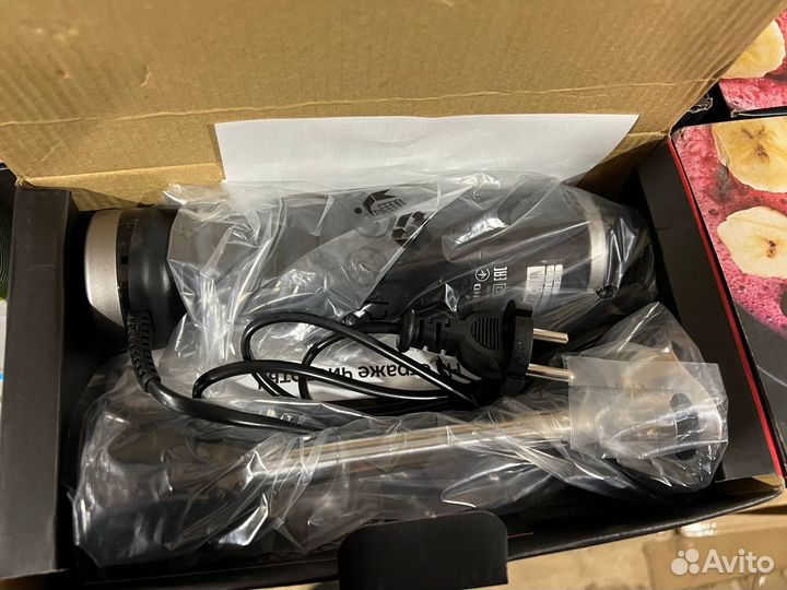 Новый погружной блендер Redmond RHB-2995