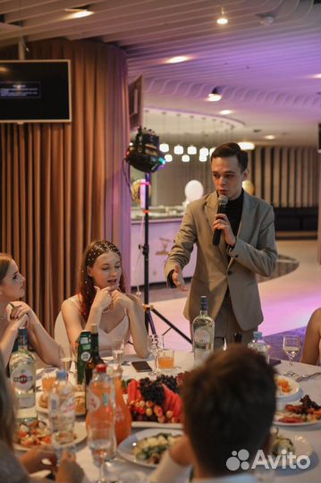 Ведущий с Бим радио на корпоратив