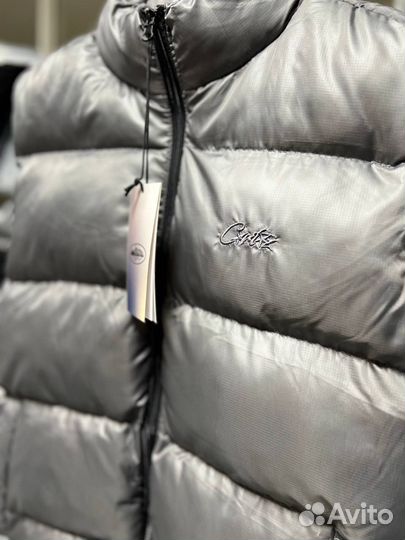 Серая пуховая жилетка