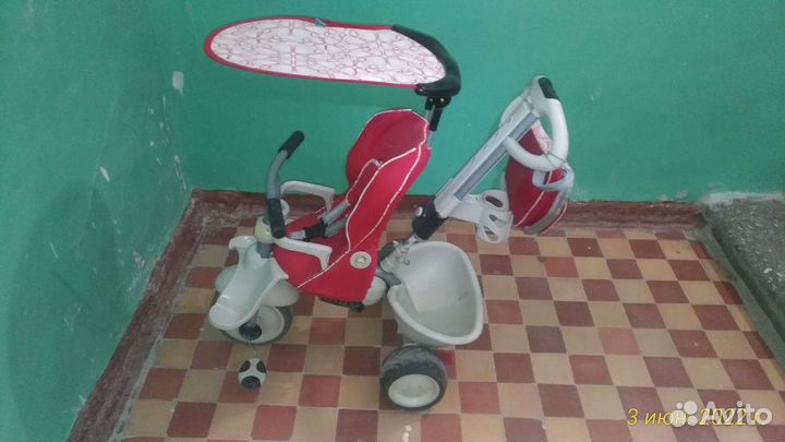 Детский велосипед с ручкой