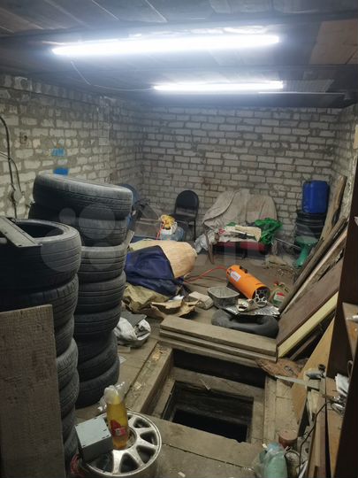 Гараж, > 30 м²