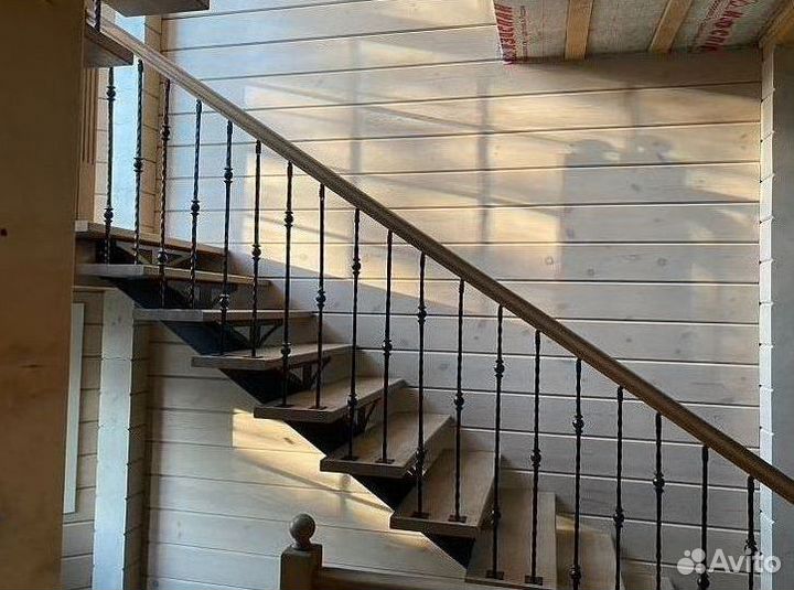 Металлокаркас лестницы