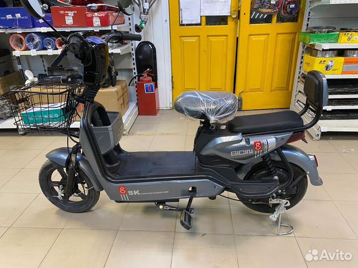 Электроскутер 700W Новый