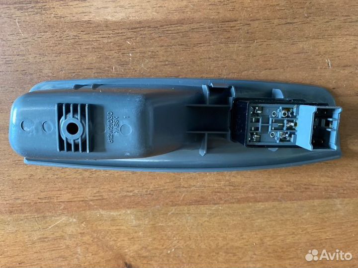 Кнопка стеклоподъемника задняя правая Chevrolet