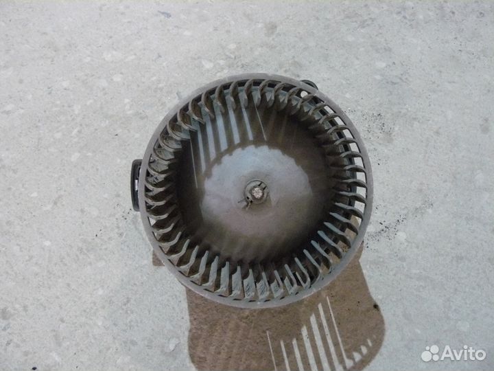 Моторчик отопителя Mitsubishi Pajero Montero Sport