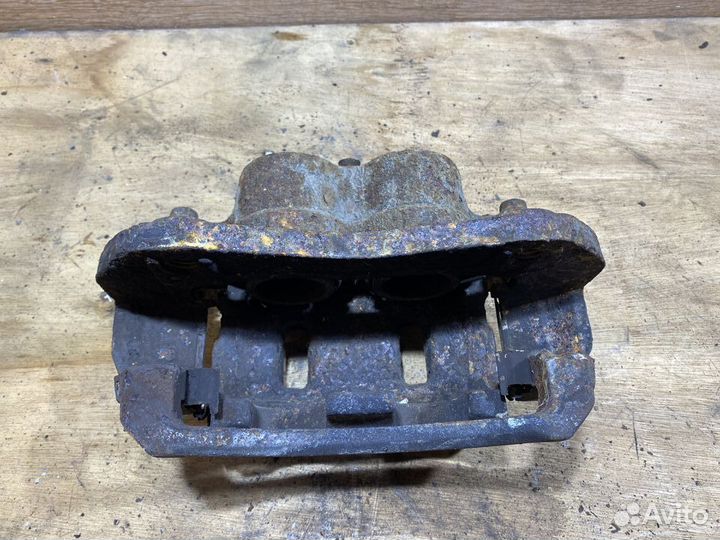 Суппорт передний правый Opel Antara 1 S102