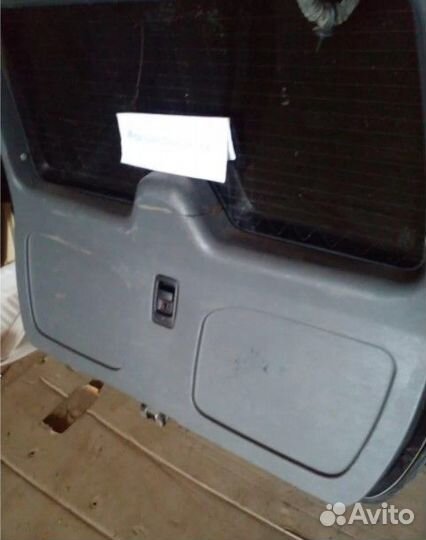 Обшивка двери багажника Mercedes W163 320Ml