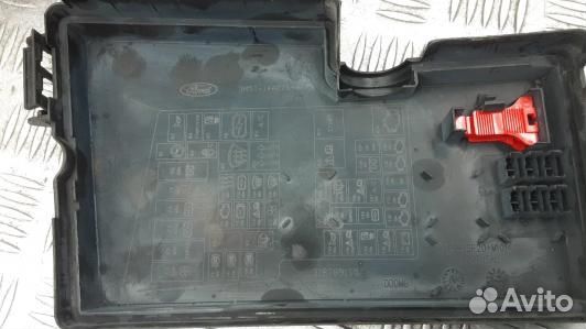 Блок предохранителей ford kuga 1 (MUK08M101)