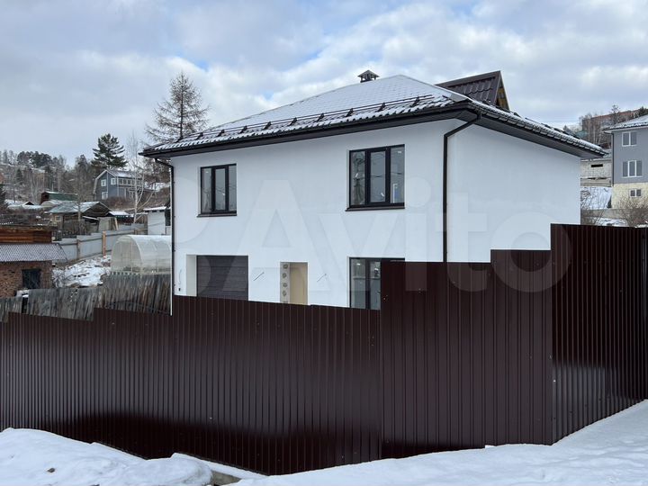 Коттедж 138 м² на участке 8 сот.