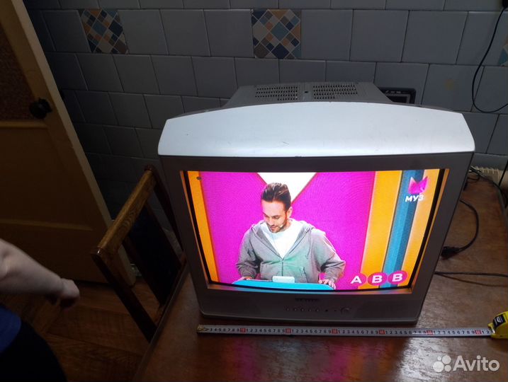 Телевизор samsung бу.работает чётко