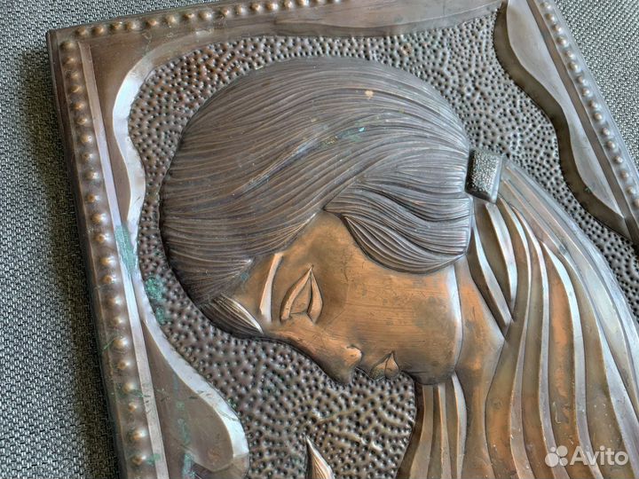 Картина Чеканка медь девушка со свечей