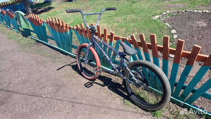 Трюковой велосипед BMX