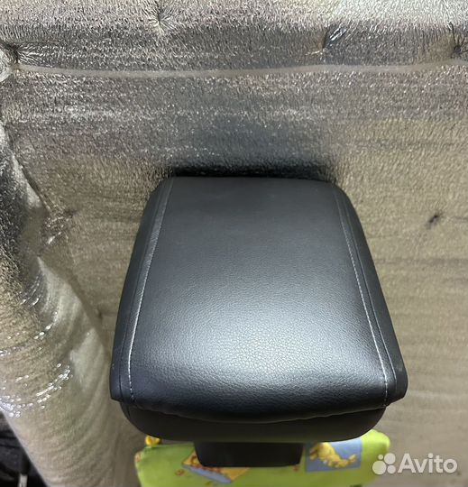 Подлокотник ford focus 2