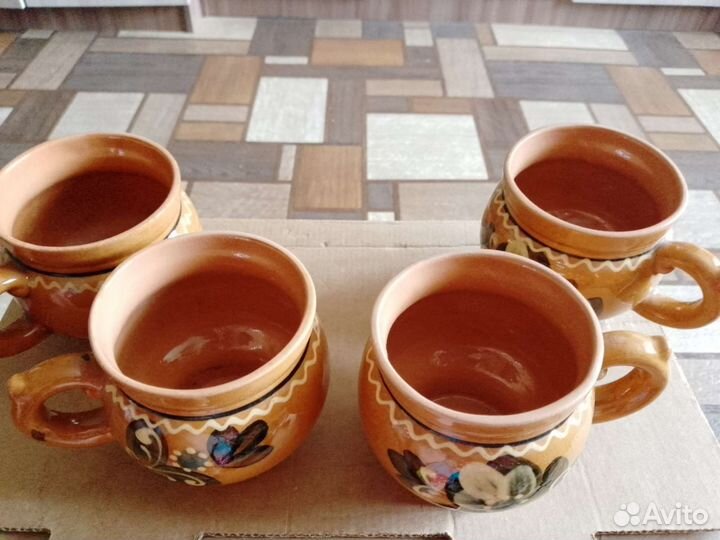 Глиняная посуда с рисунком