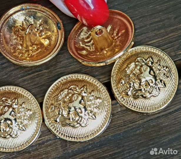 Пуговицы металлические со львом