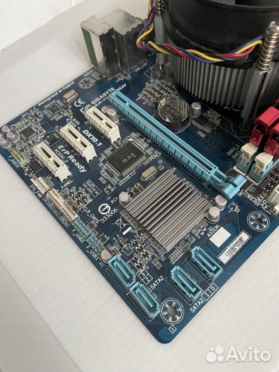 Материнская плата с процессором и памятью