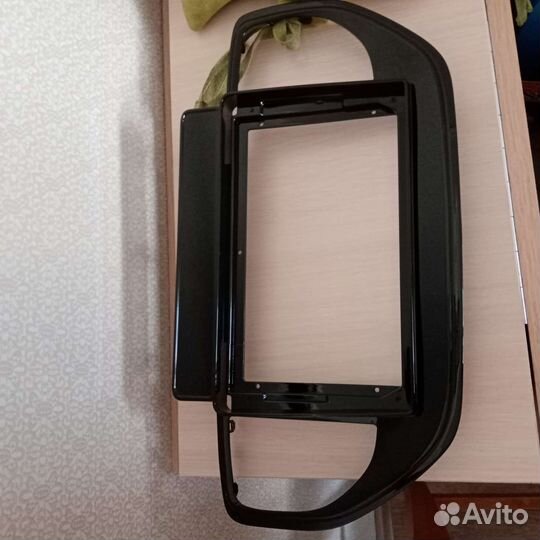 Продам рамку на магнитолу хендай солярис 2021года