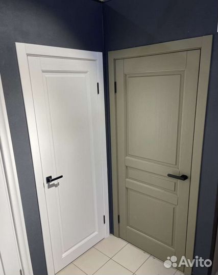 Межкомнатные двери белые, серые гладкие