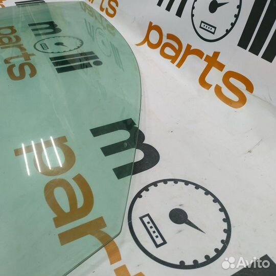 Стекло двери переднее правое Audi Q3 8U 2013