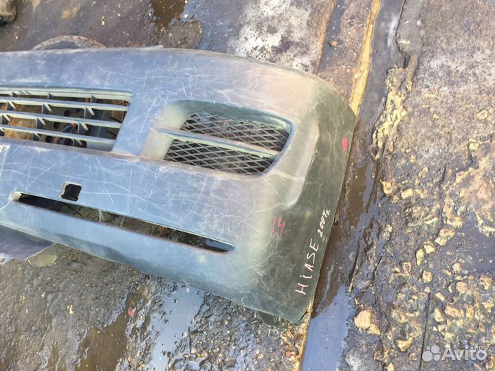 Бампер передний Toyota Hiace TRH206