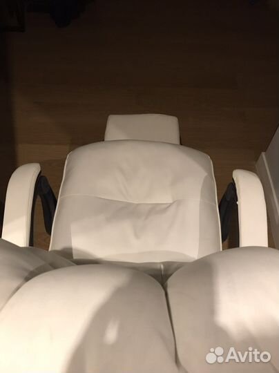 Офисное кожаное кресло бу