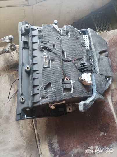 Бардачок Ауди А6 С6