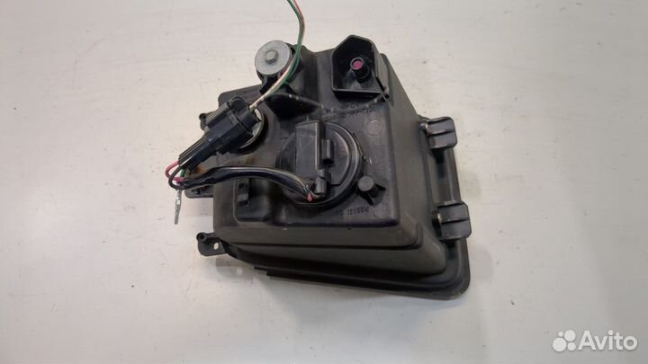 Фара противотуманная левая Infiniti QX56