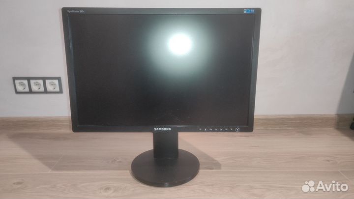 Монитор 24 дюйма Samsung 245t