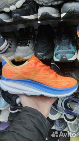 Кроссовки Hoka