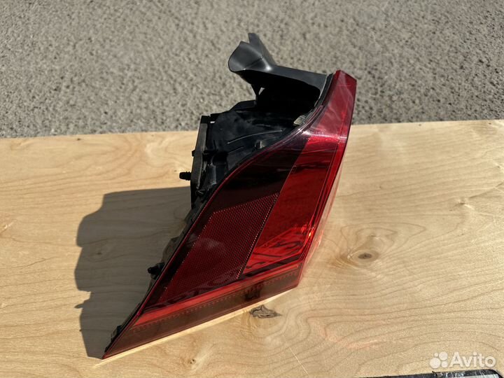 Фонарь задний левый наружный Тигуан Tiguan