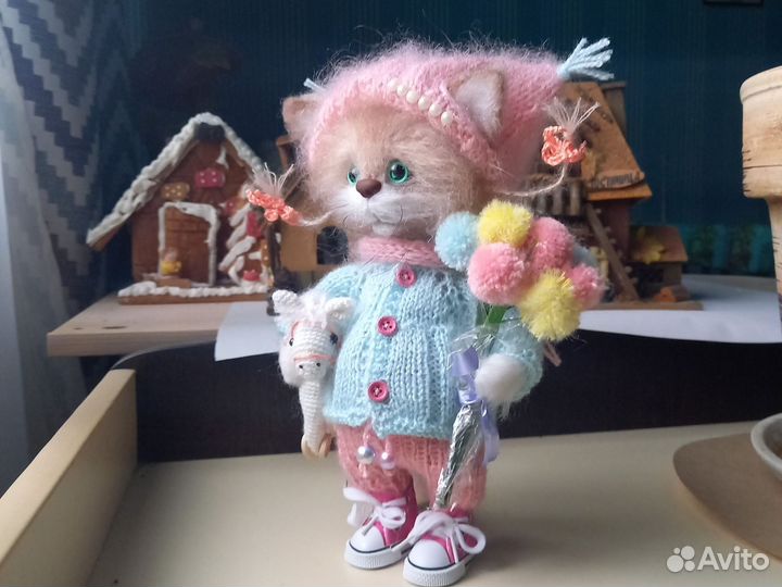 Вязаная игрушка ручной работы