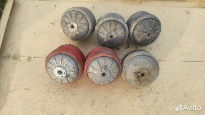 Опора подушка двигателя Mercedes E190 w201 w124