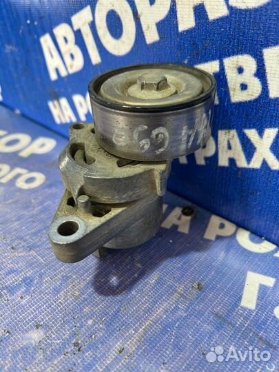 Натяжитель ремня генератора Renault Logan 1 седан