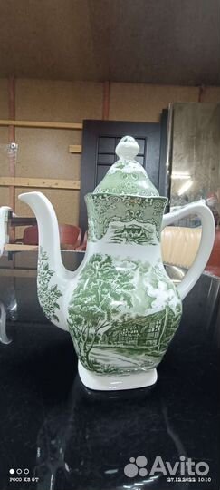 Антикварный Фарфоровый чайник Royal Tudor Ware