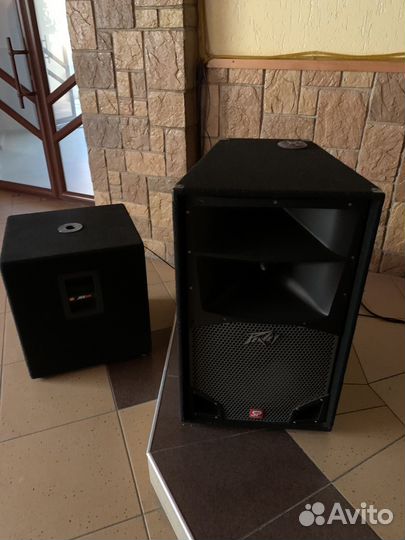 Акустические колонки jbl напольные