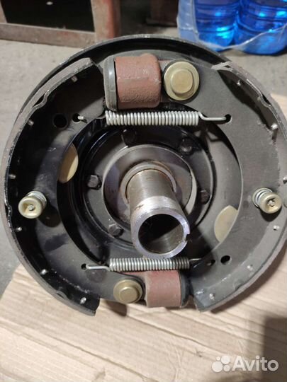 Кулак поворотный лев/прав УАЗ 469 с тормозами