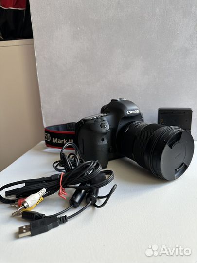 Canon eos 5d mark 3 + 50 mm sigma art canon