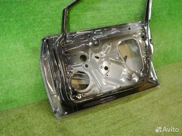 Дверь передняя правая Volkswagen Golf