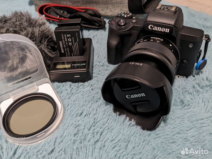 Фотоаппарат Canon m50