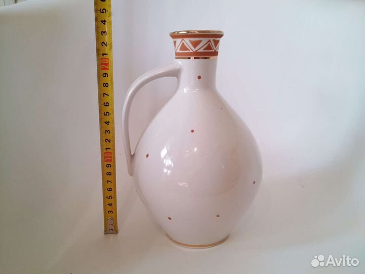 Винтажный кувшин