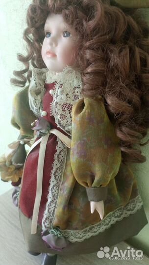 Кукла фарфоровая коллекционная