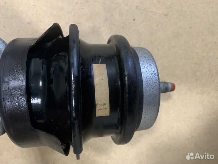 Подушка двигателя Infiniti