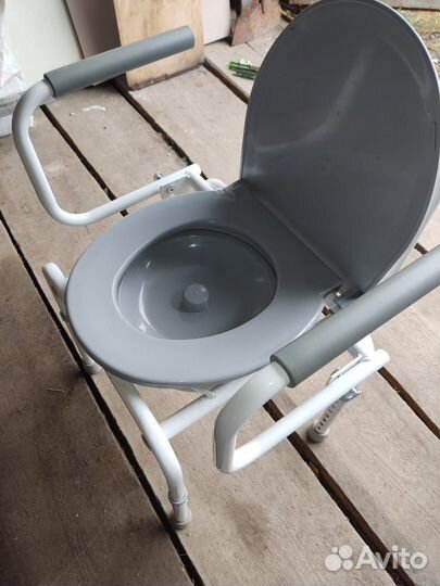 Санитарный стул туалет