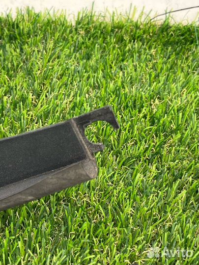 Уплотнитель капота Audi A8 D5 (2017 - 2024)