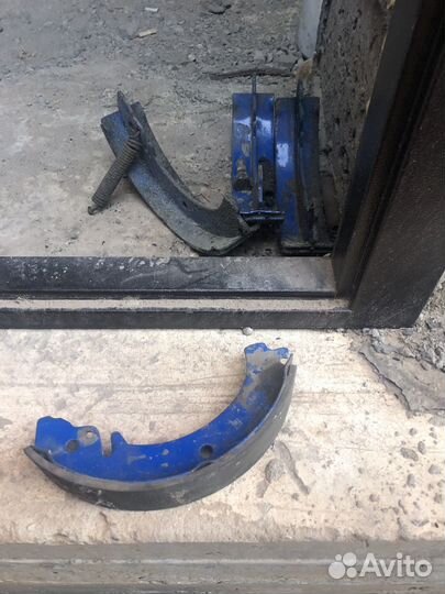 Тормозные колодки задние